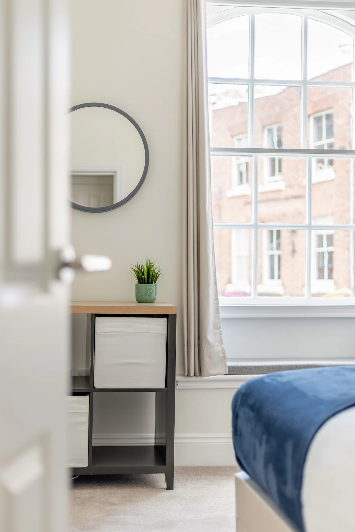 Luxury Apartment on the High Street - Photo 5